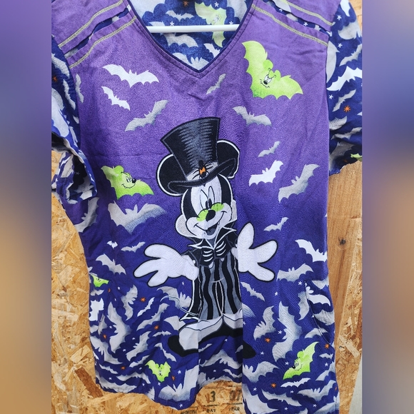 Scrub top - Picture 1 of 3